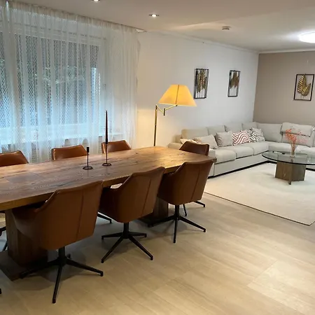 Haus Mit Wintergarten Und Kamin *