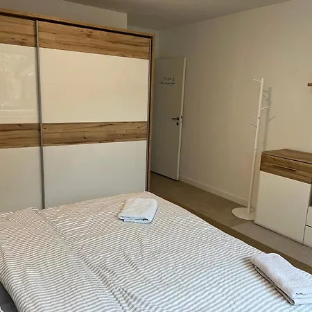 Haus Mit Wintergarten Und Kamin דירה *